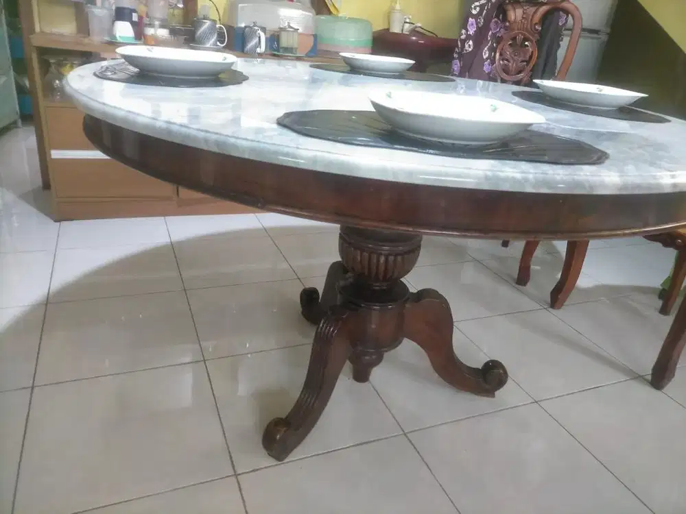Jual meja makan marmer putih diameter 125cm kaki kayu jati