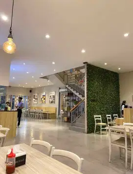 DIJUAL / DISEWAKAN BANGUNAN EX RESTORAN DI JATIWARINGIN, BEKASI