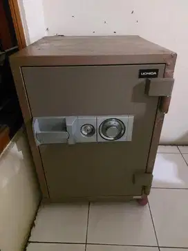 Brangkas Uchida BK K Tahan Api