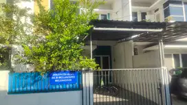 Rumah Disewakan 2 lantai  daerah Dharma Husada Surabaya