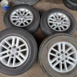 Velg original Toyota Fortuner vnt ring 17 pcd 6x139,7 ban 265/65 R17