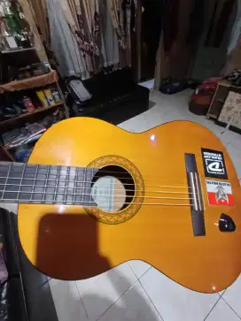 Dijual Murah Gitar Yamaha C40 Klasik