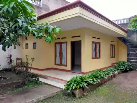 Rumah pinggir jalan jatihandap Cicaheum Bandung
