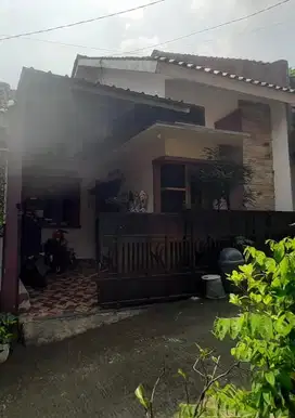 Dijual Rumah Tinggal Lokasi Strategis Bisa Full Furnished