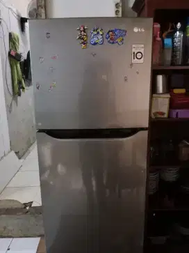 Dijual kulkas dia pintu