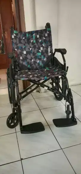 Kursi roda merk serenity