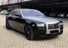 ROLLS ROYCE GHOST 2011 ODO 6000 HITAM VELG 2 SET LIKE NEW
