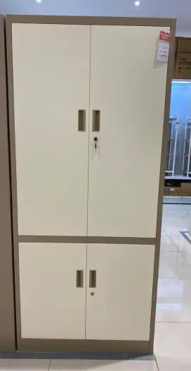 Jual Murah! Lemari Besi 4 Pintu