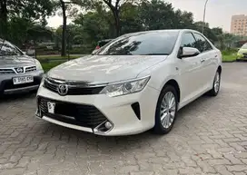 Toyota Camry V AT 2018 Putih Istimewa Pajak Panjang