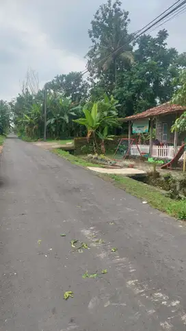 Gentan Kaliurang, Tanah Sleman, dekat SPBU Kaliurang UII