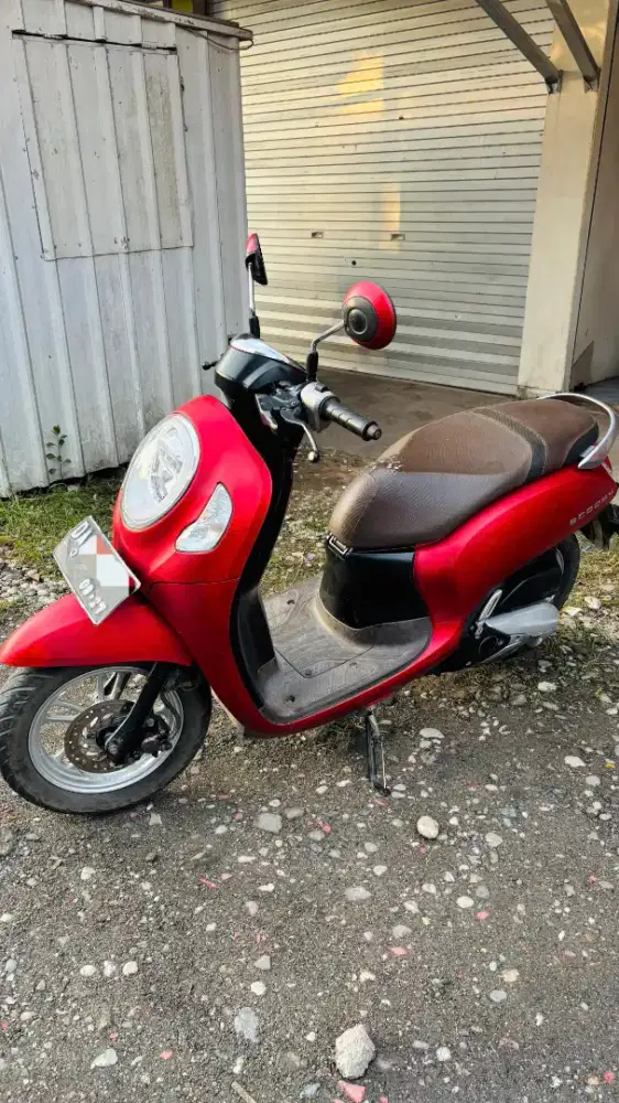 SCOOPY MERAH 2022