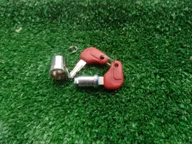 Rumah kunci box motor Givi kappa