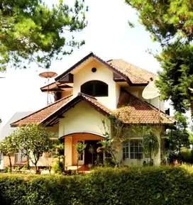 DIJUAL VILLA ISTIMEWA NAN LUAS DI PANDERMAN HILL BOULEVARD, KOTA BATU