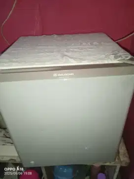 Jual kulkas mini keadaan normal