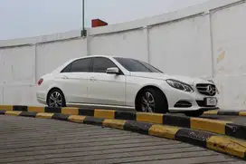 [LOW ODO] Mercedes Benz E250 W212R facelift 2015 NIK 2014 WHITE ON BLA