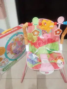 Bouncer pink minus gak ada batre