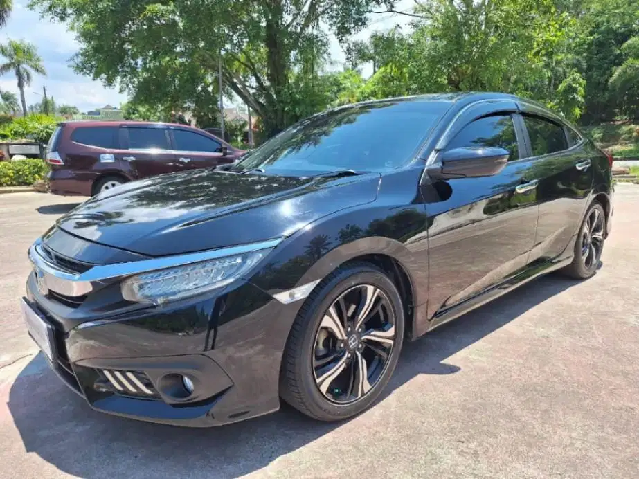 Like New Honda Civic 1.5 ES Bensin-AT 2018