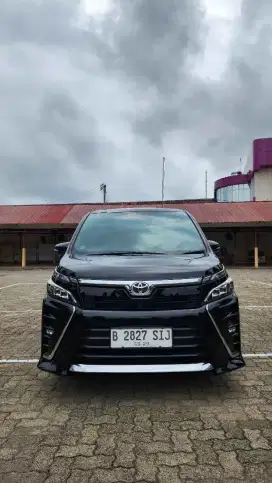 VOXY 2019 Automatic