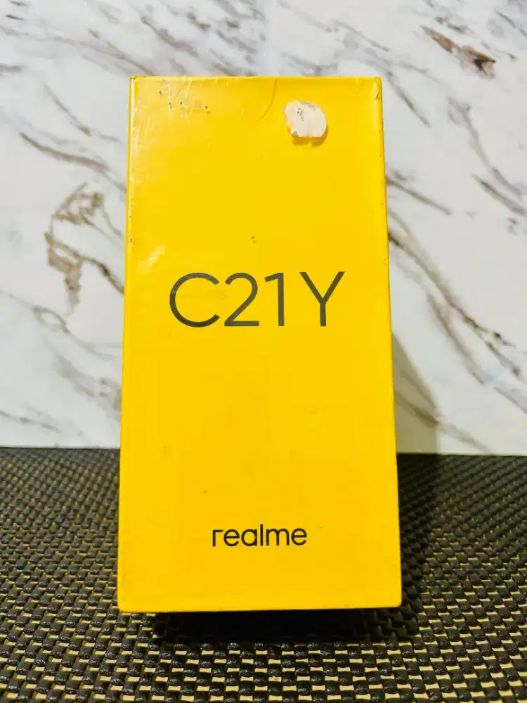 Realme C21Y baru resmi segel