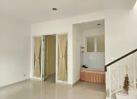 Disewa Rumah Bagus Siap Huni di South Thames Jakarta Timur