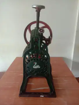 Mesin Serutan Es