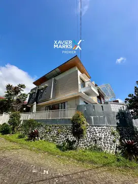 Dijual Villa Modern Fully Furnished dengan Pool di Panderman Hill Batu