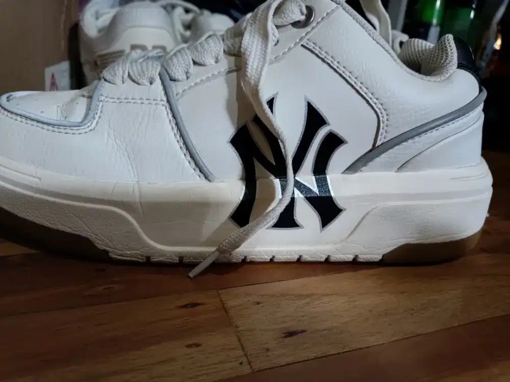 Sepatu MLB preloved
