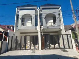 Rumah American Style Nirwana Eksekutif Rungkut Surabaya