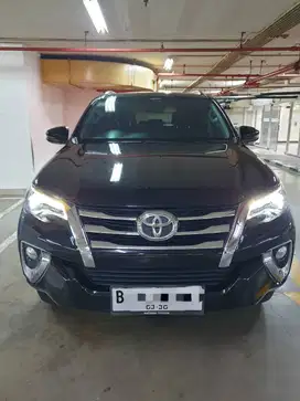 Fortuner VRZ 2.4 AT  Nopol Genap [a.n Pribadi Tangan Pertama]