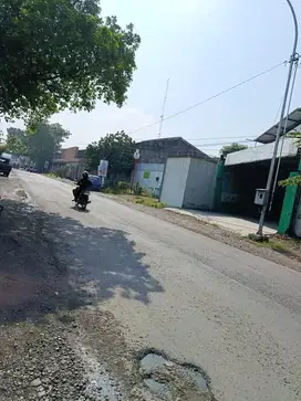 Tanah Bengkel mobil Jl raya Tj anom baki-solo