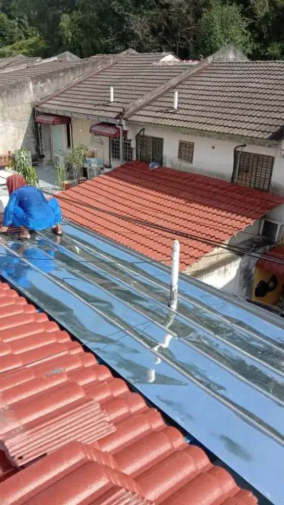 Tukang atap bocor