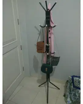 Rak gantungan pakaian rak topi tas