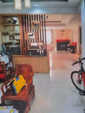Dijual rumah citra 3  boulevard Kt4 3lantai rapi siap huni