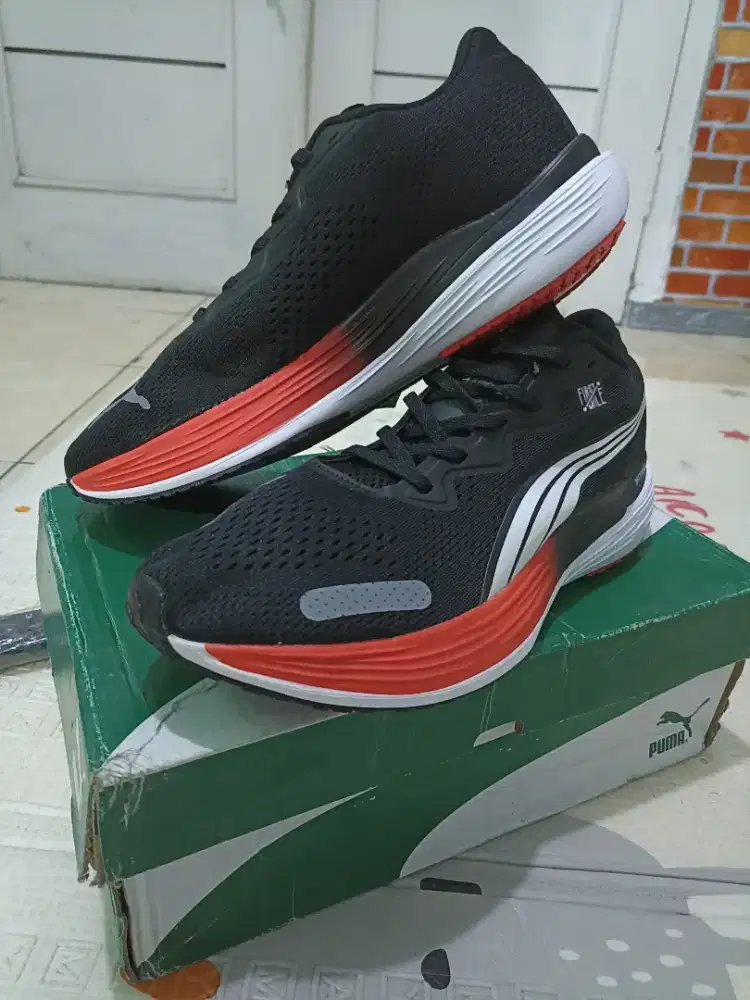 Sepatu Running Unisex sz 41 (new)