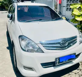 Toyota Kijang Innova 2010 Bensin