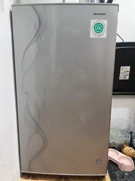 dijual cepat kulkas sharp murah!! bukan changhong, polytron, sanken