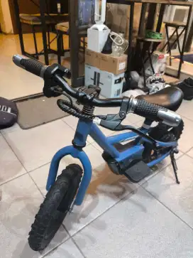 SEPEDA LISTRIK BALANCE BIKE ANAK 12 INCH PRELOVED