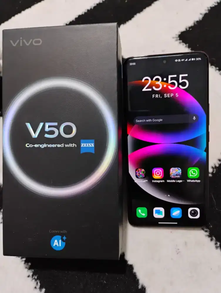 For Sale VIVO V50 5G 12/256 Like New