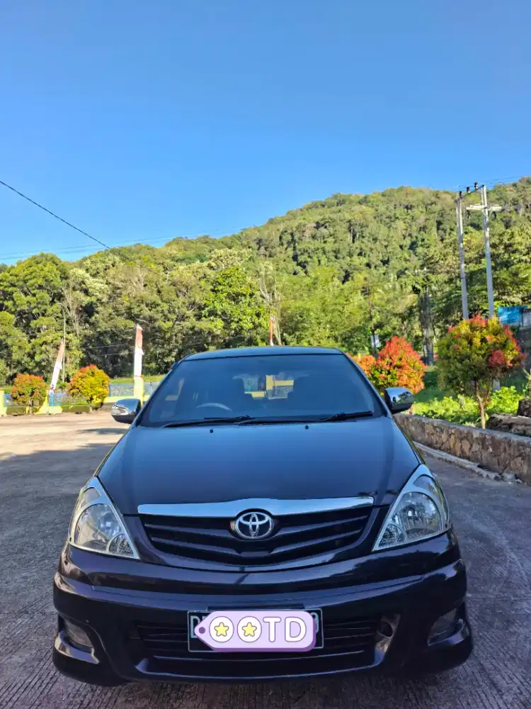 TOYOTA INNOVA G LUXURY, Manual/hitam/2011