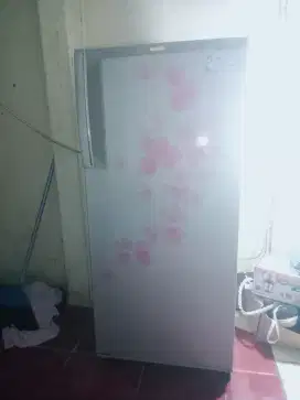 Di jual kulkas 1 pintu merk Sanyo AQUA kondisi normal dingin beku
