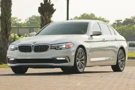 Low Odo! BMW 520i Luxury 2019 White on Black 320i x5 c200 e300