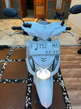 Beat 2014 putih