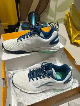 sepatu hundred hypercourt