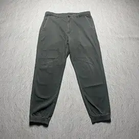 LONG PANTS UNIQLO CELANA PANJANG JOGGER OLIVE GREEN TEBAL ORIGINAL