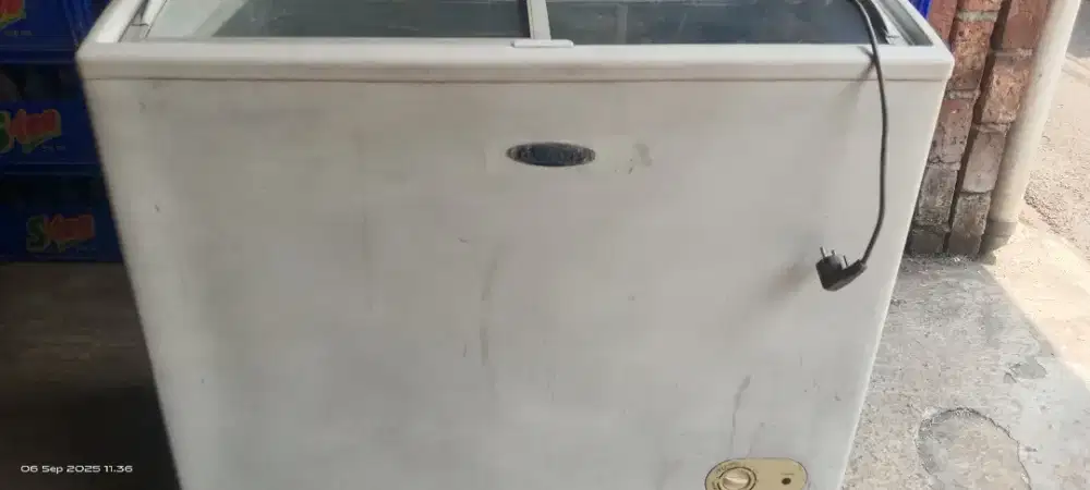 Freezer Box 220 L