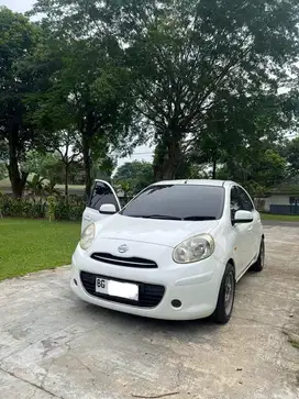 Nissan march matic 2013