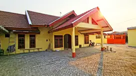 Disewakan rumah luas, besar cocok untuk usaha maupun rumah tinggal
