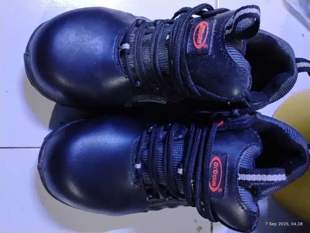 Sepatu safety dr osha