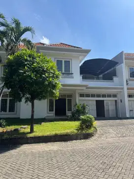 Rumah bagus siap huni dekat gwalk