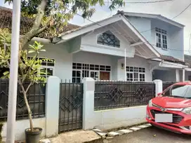 Dijual Rumah Lama Terawat di Margahayu Raya Bandung
